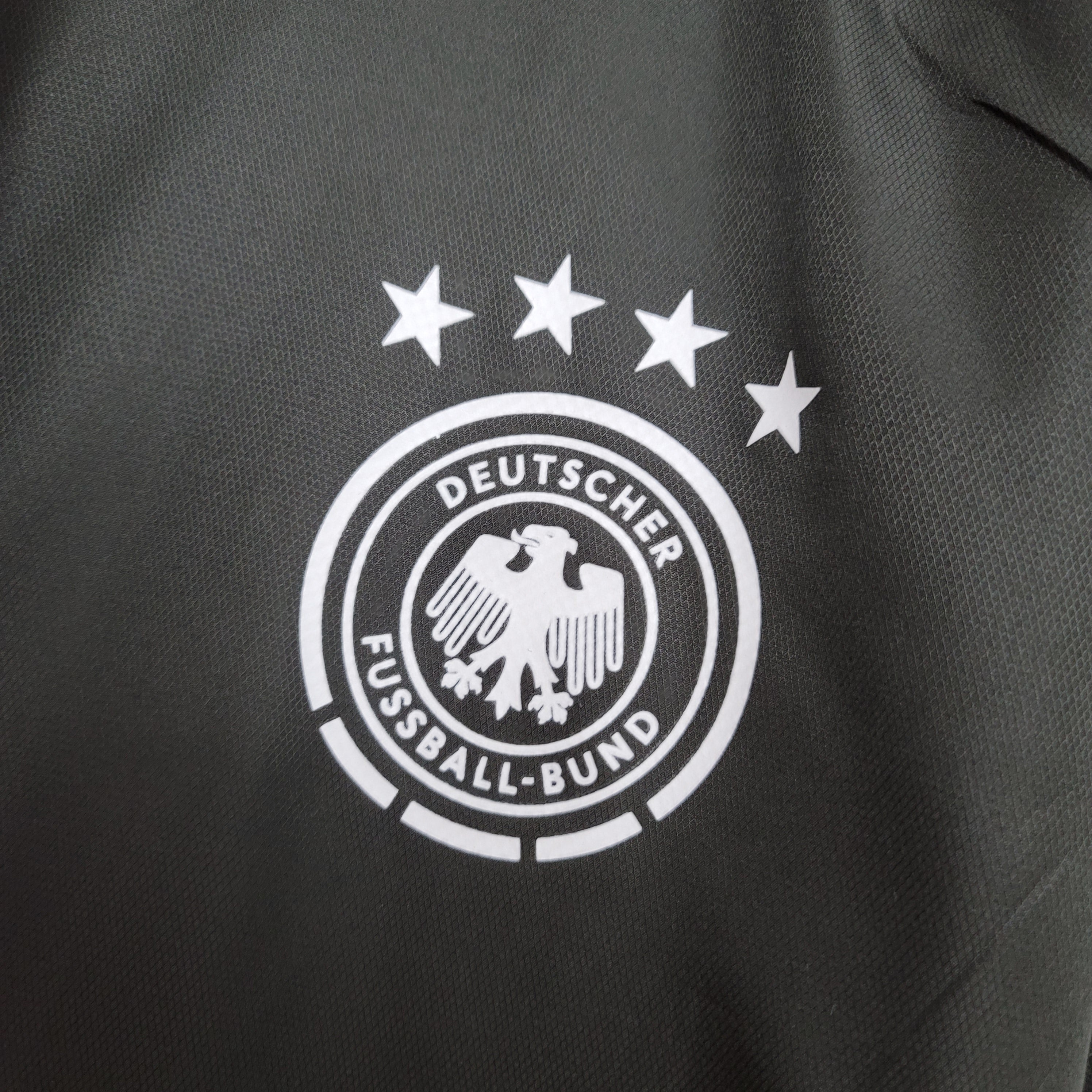 20-21 Windbreaker Germany Black
