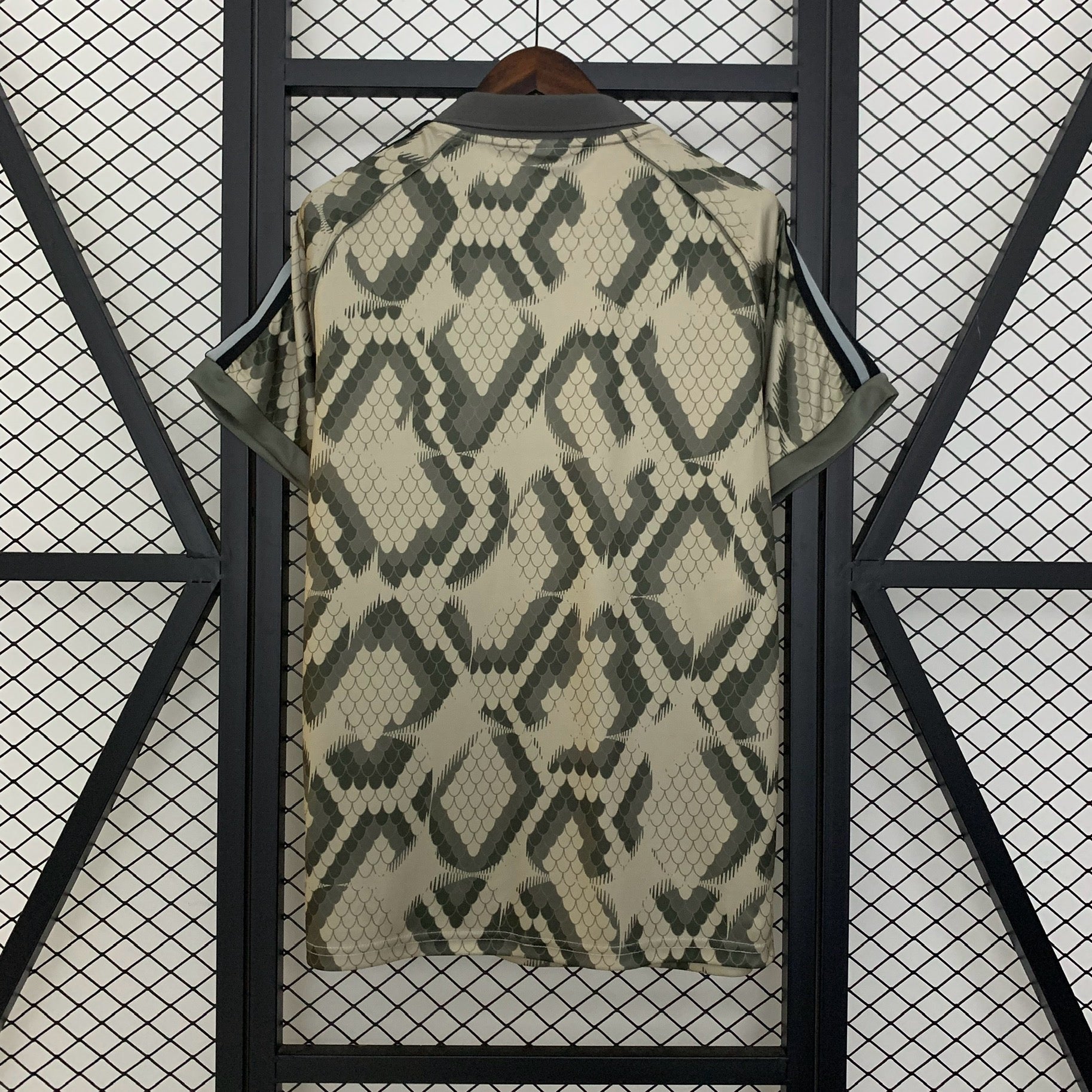 2025-26 Bayern Munich Special Snake pattern Size
