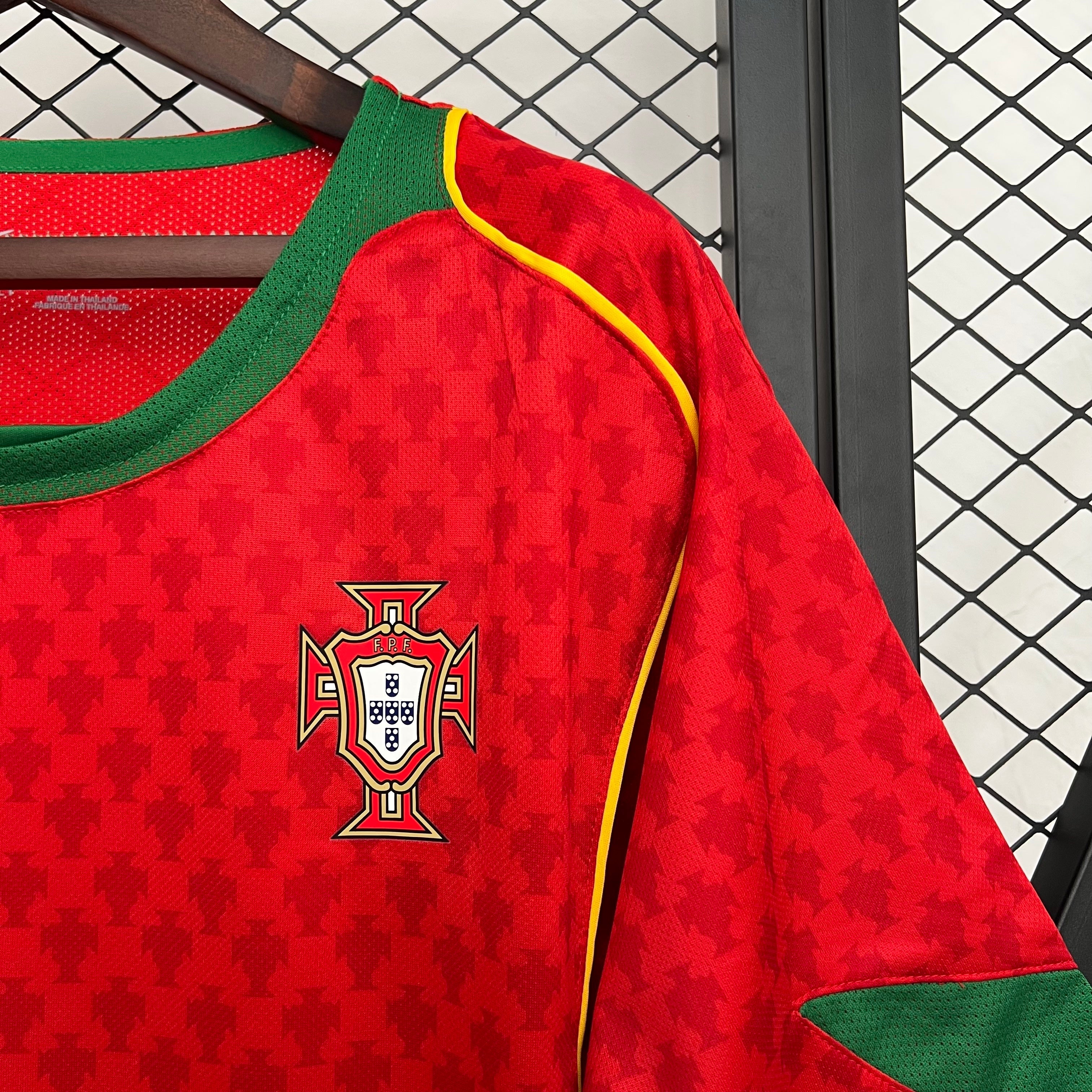 2004 Portugal home Retro
