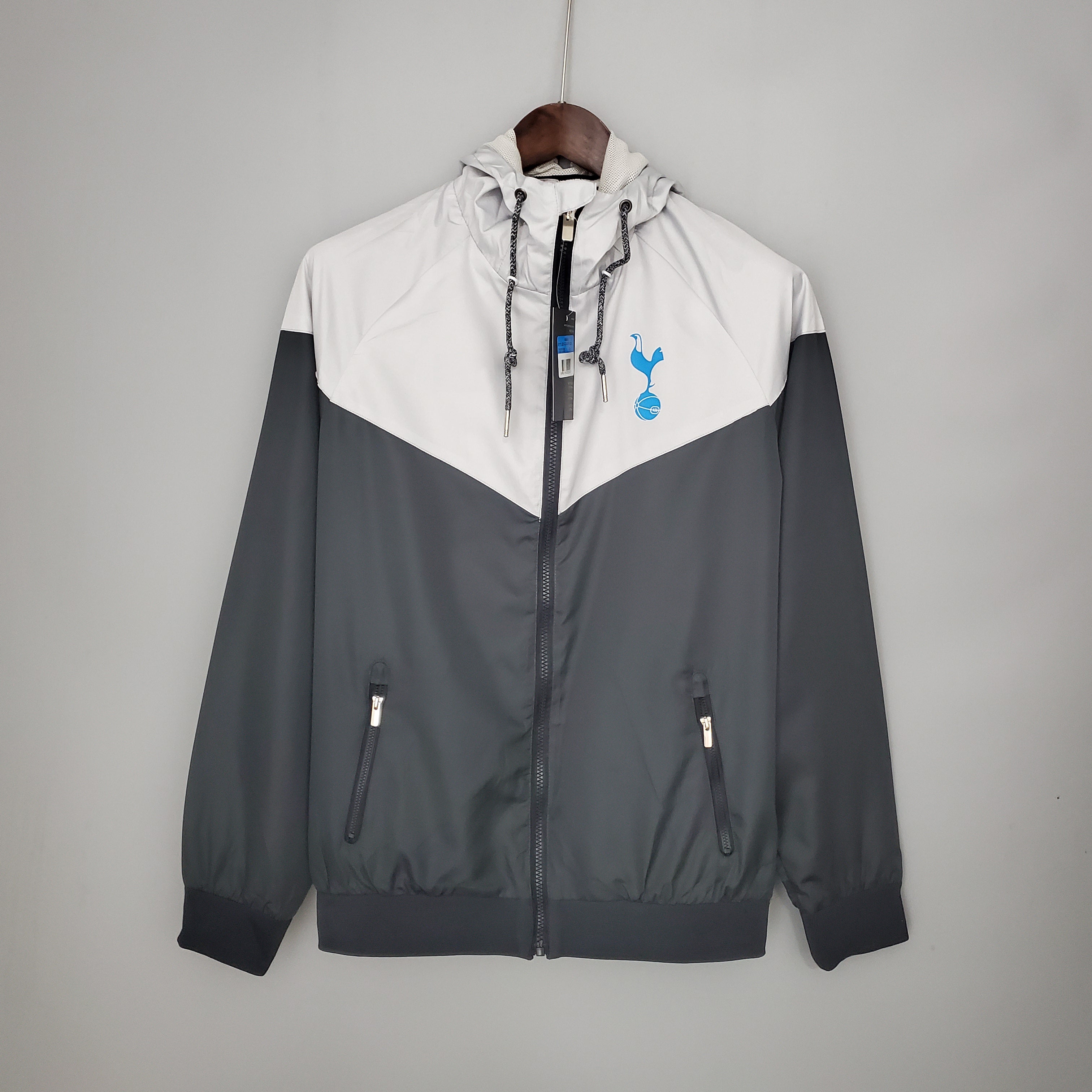21-22 Windbreaker Tottenham Black Grey