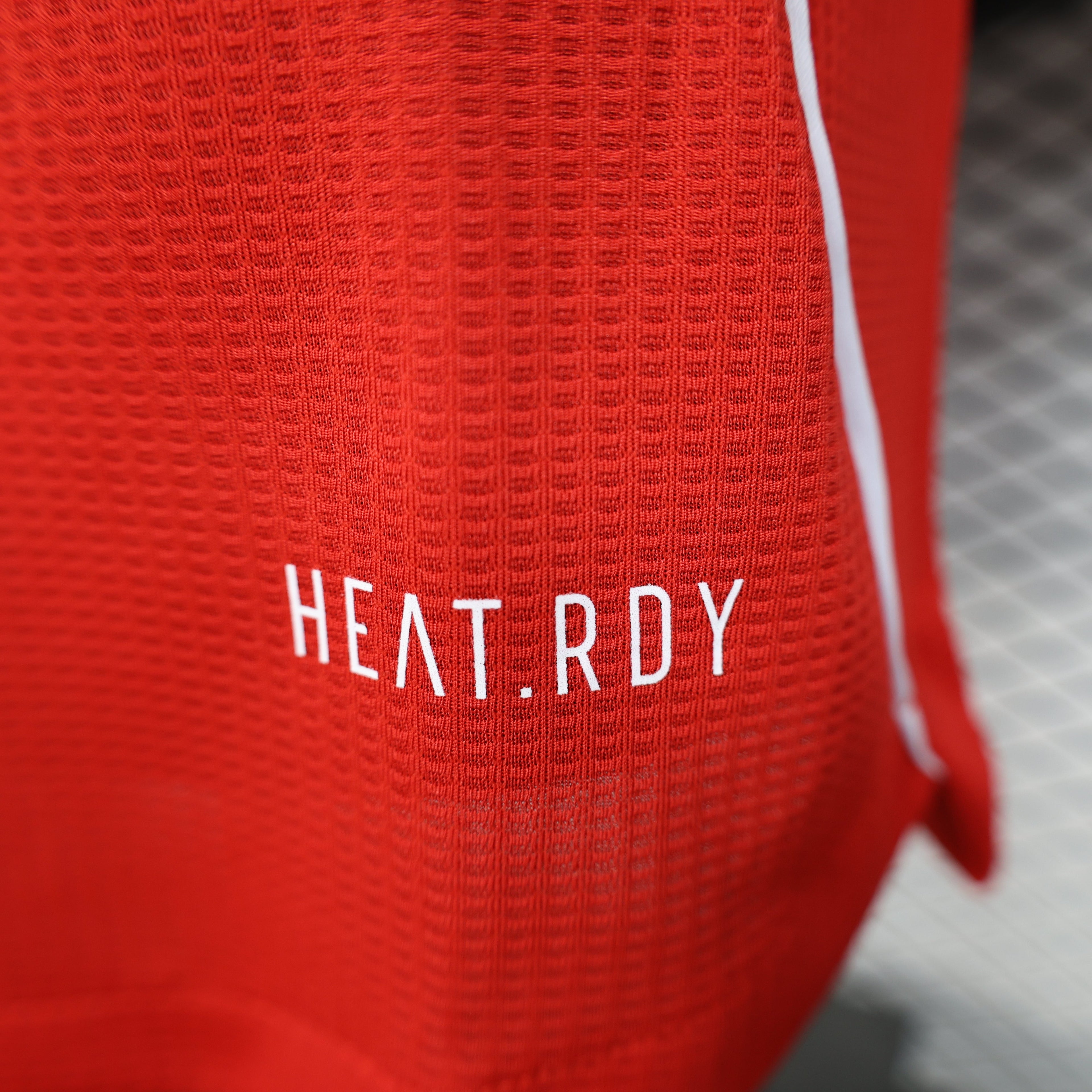 2025-26 Arsenal Special Red Player Size