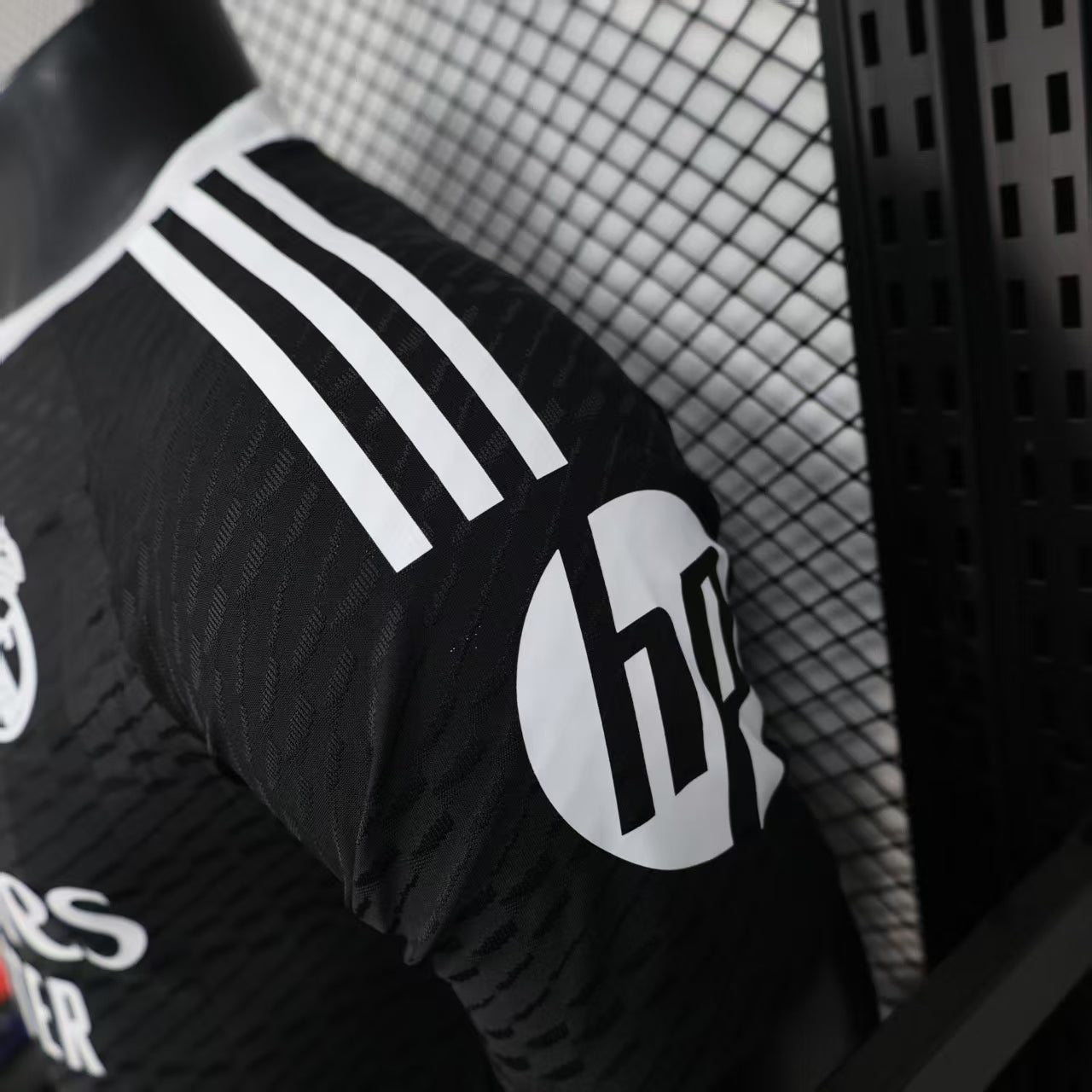 2025-26 Real Madrid Goalkeeper Black Player Size