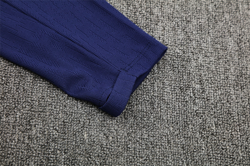 Trainingsanzug des FC Barcelona in Blau für die Saison 2025/26