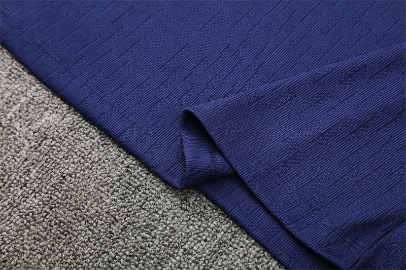 Trainingsanzug des FC Barcelona in Blau für die Saison 2025/26