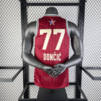 NBA 2024-25 All-Star Red Nr. 77 DONCIC