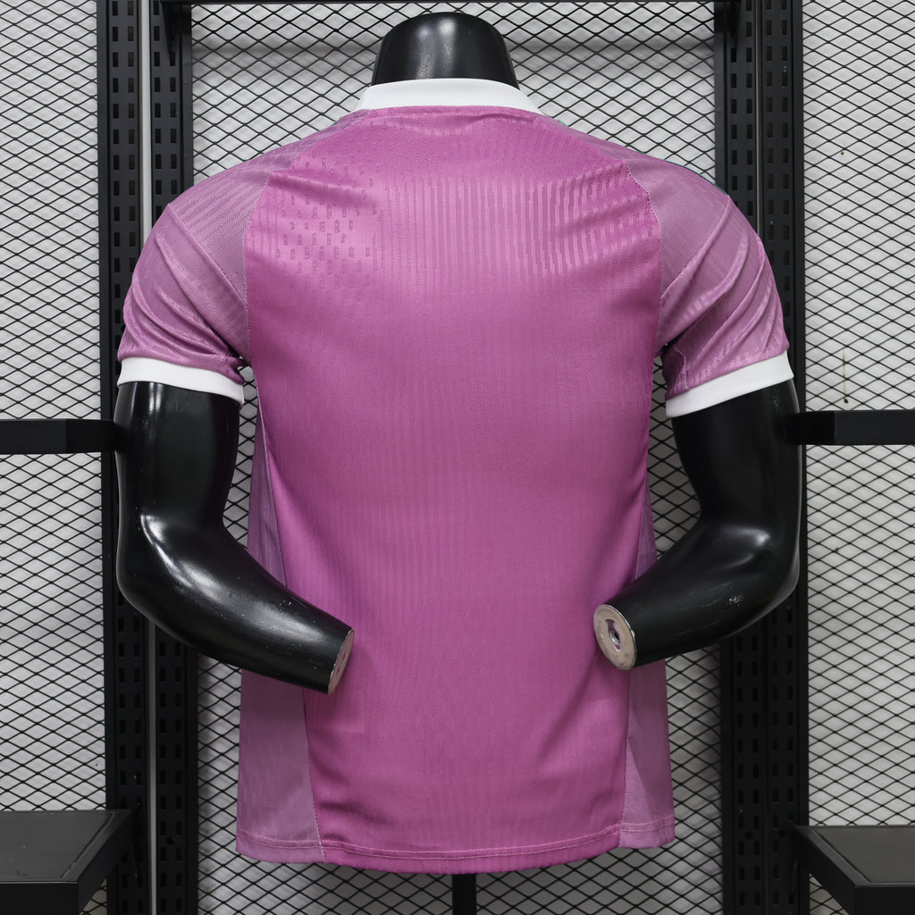2026-27 Manchester United Pink Goalkeeper Player Version