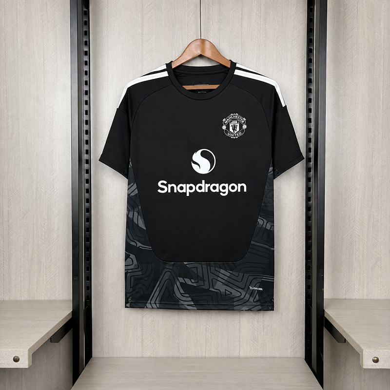 2026-27 Manchester United Black Goalkeeper Fan Version