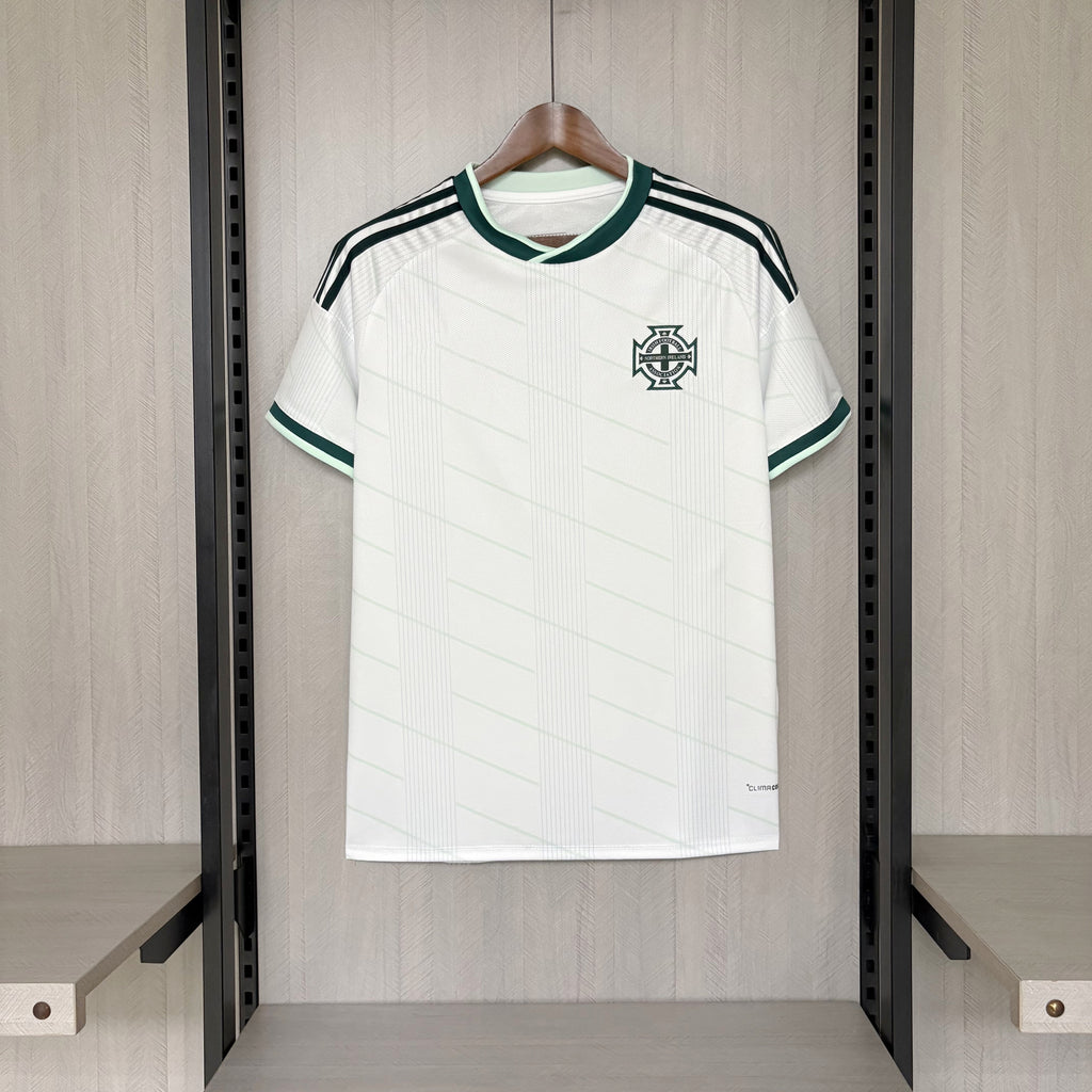 Versión para aficionados de la camiseta visitante de Irlanda del Norte 2026-27