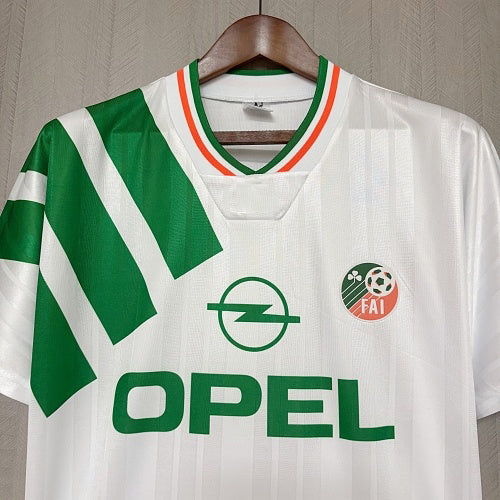 Retro de la camiseta de visitante de Irlanda de 1992