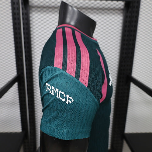 Versión jugador especial verde-rosa 2026-27 del Real Madrid