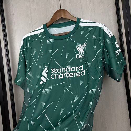 2026-27 Liverpool Green Goalkeeper Fan Version