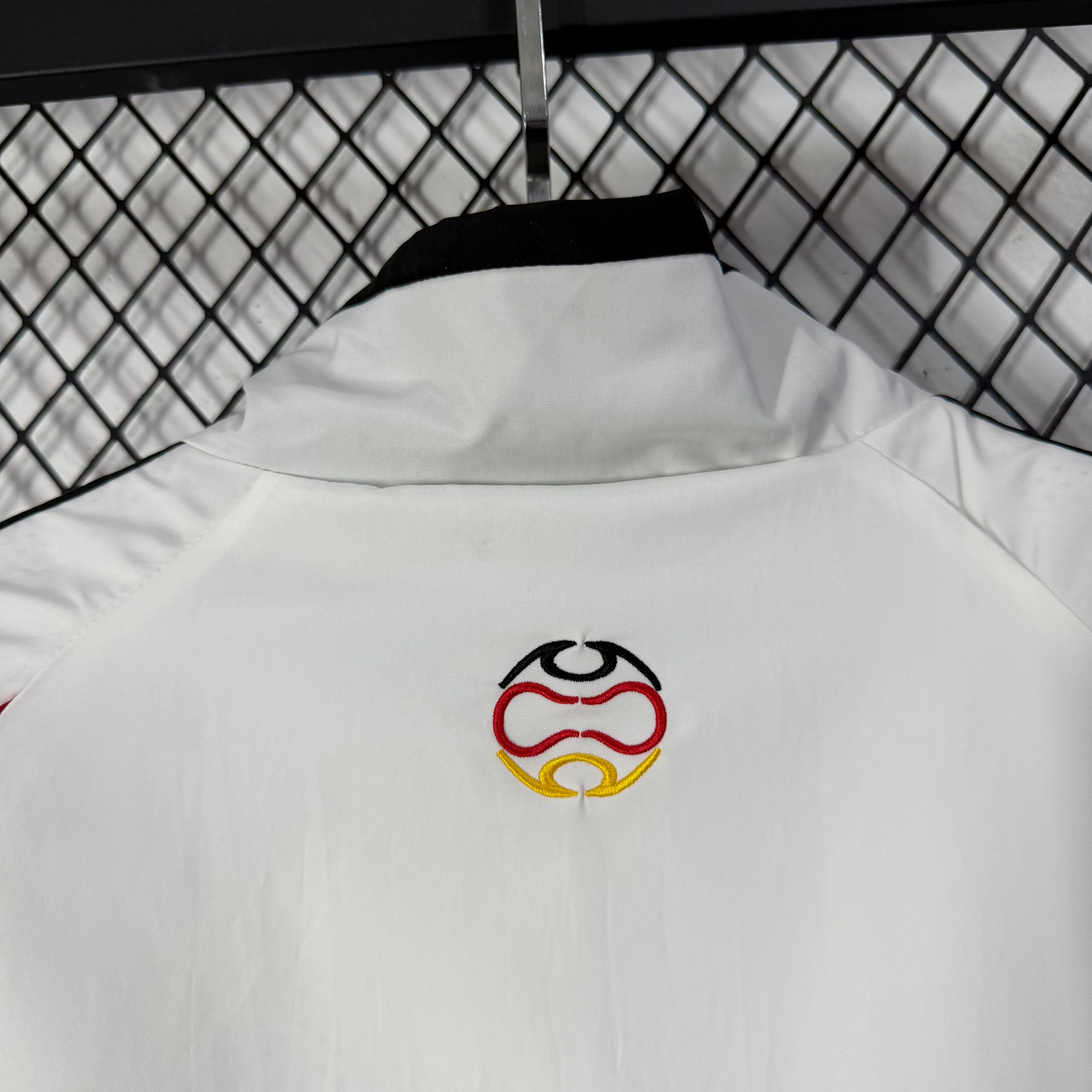 2026 Alemania Blanco Cortavientos