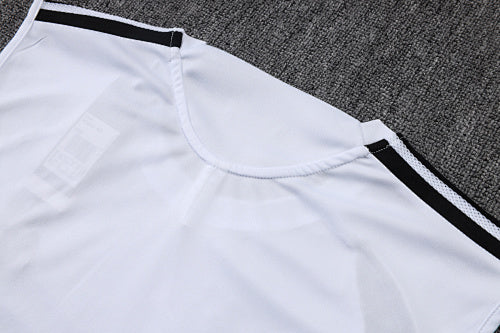 Traje de chaleco blanco del Real Madrid 2026-27