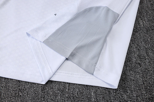 Traje de chaleco blanco del Real Madrid 2026-27