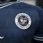 Camiseta de fútbol del Newcastle de visitante versión jugador 2026-27
