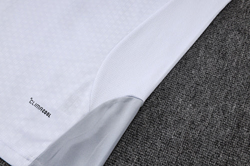 Traje de chaleco blanco del Real Madrid 2026-27