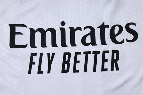 Traje de chaleco blanco del Real Madrid 2026-27