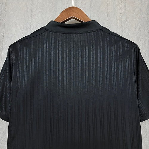 1995-96 Liverpool Black Special Retro