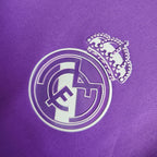 Retro de visitante del Real Madrid 2017-18