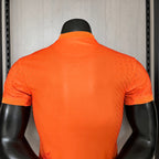 Versión de jugador naranja rosa del Real Madrid Y3 2024-25