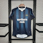 Retro de visitante del Newcastle United 2004-05