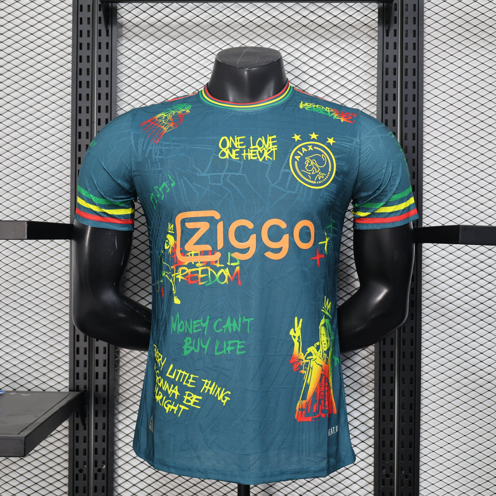 Versión especial del jugador blanco del Ajax 2025-26