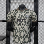 Versión conjunta del jugador del Bayern Munich BSTN 2025-26