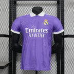 Polo especial del Real Madrid 2025-26, versión morado para jugador