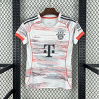 Auswärts-Damen-Trikots des FC Bayern München 2025/26