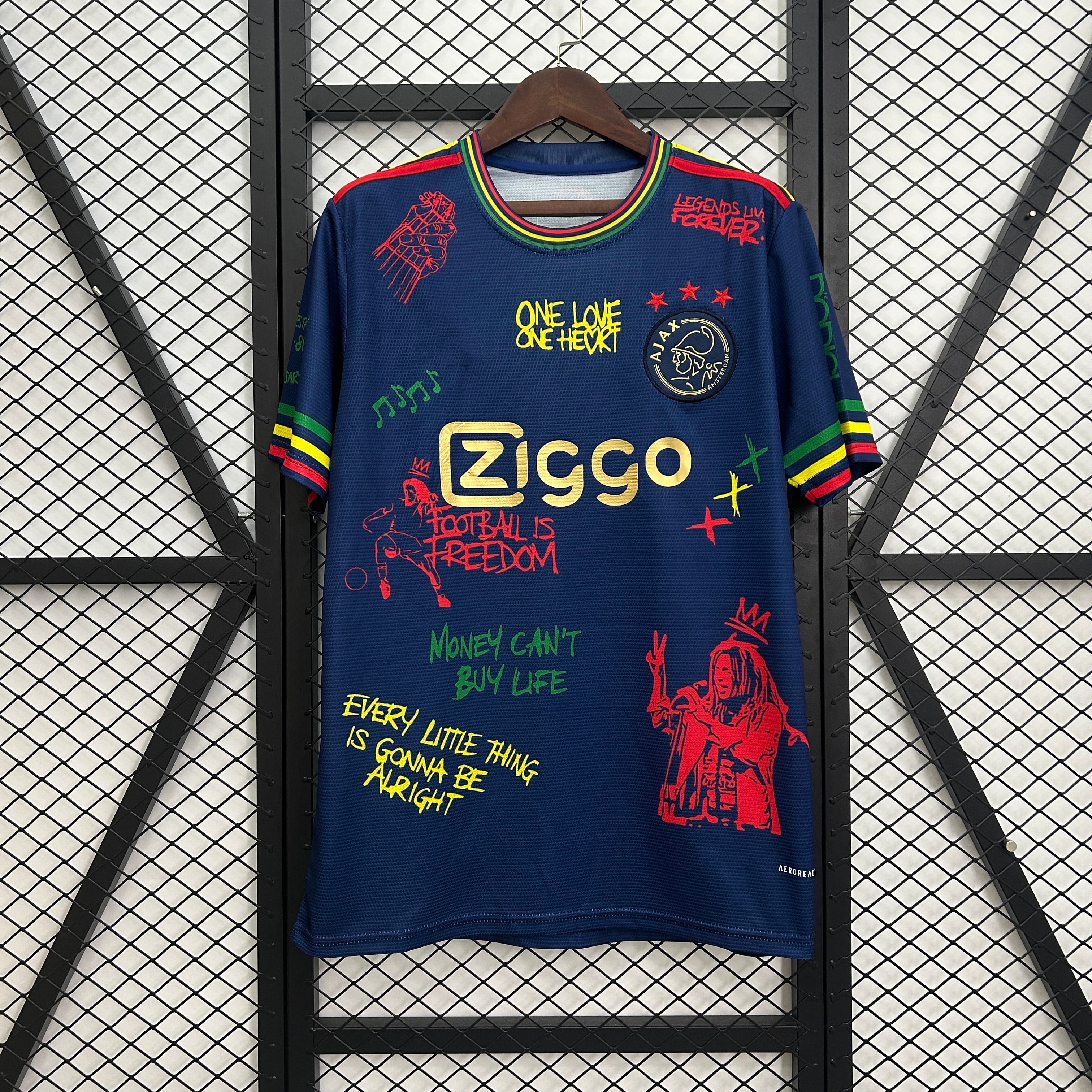 Versión para aficionados del 40.º aniversario de Bob Marley del Ajax de Ámsterdam 2025-26