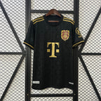 Versión para aficionados del Bayern Múnich 125 años 2025-26