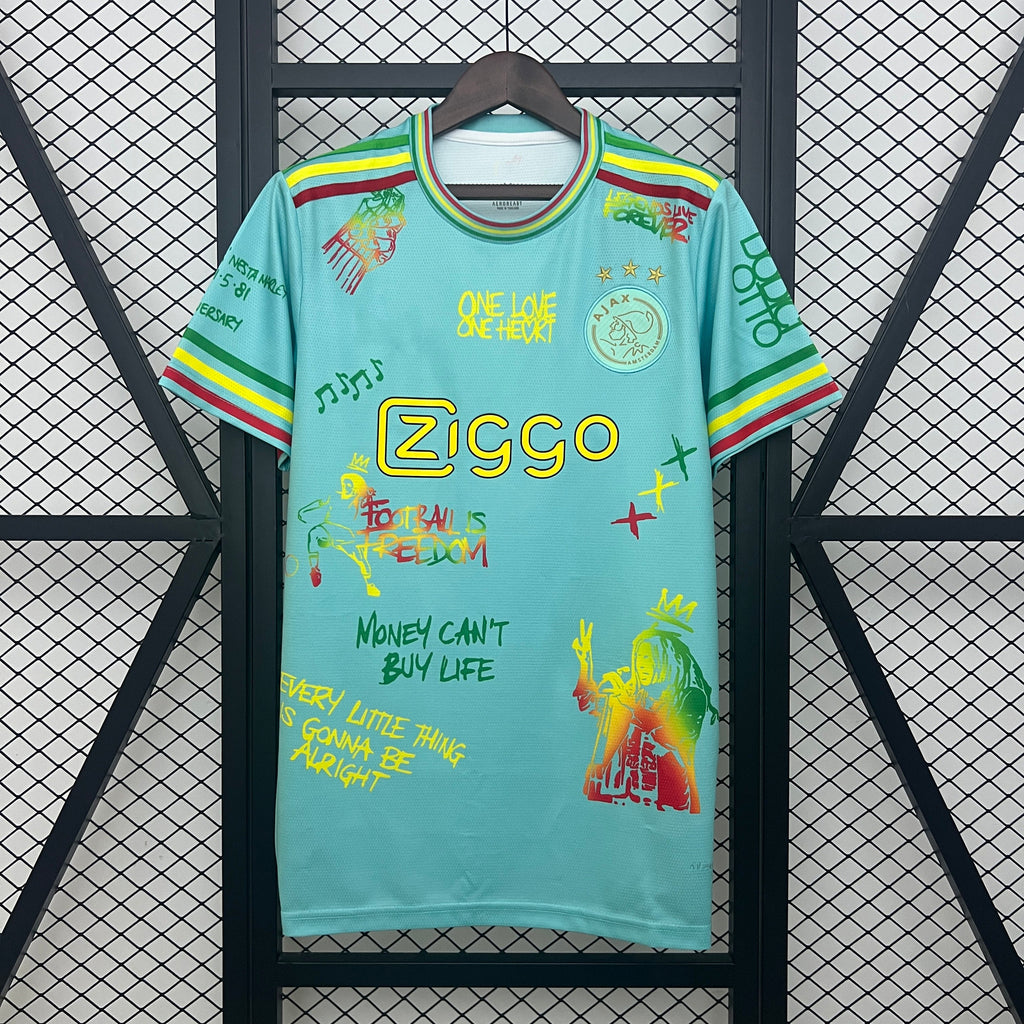 Edición especial para aficionados del Ajax 2025-26