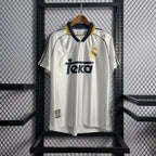 Material de malla retro de local del Real Madrid 1998-00