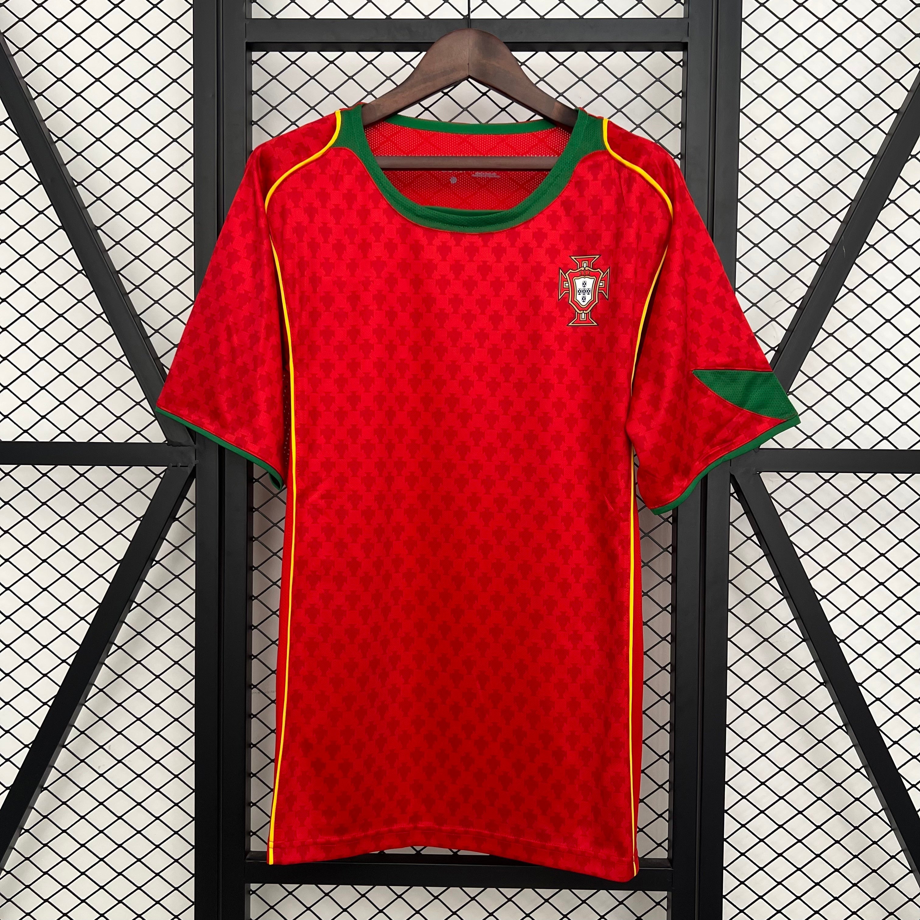 2004 Portugal home Retro