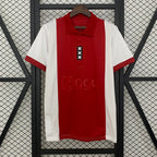 Versión conmemorativa para aficionados del Ajax 2025-26