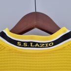 Retro de visitante del tercer partido de la Lazio 1998-00
