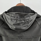 Schwarzer Windbreaker aus Brasilien