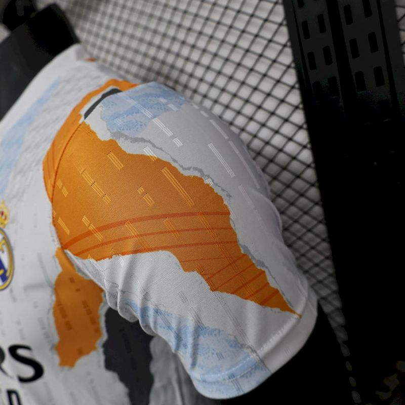 2024-25 Real Madrid Training Player