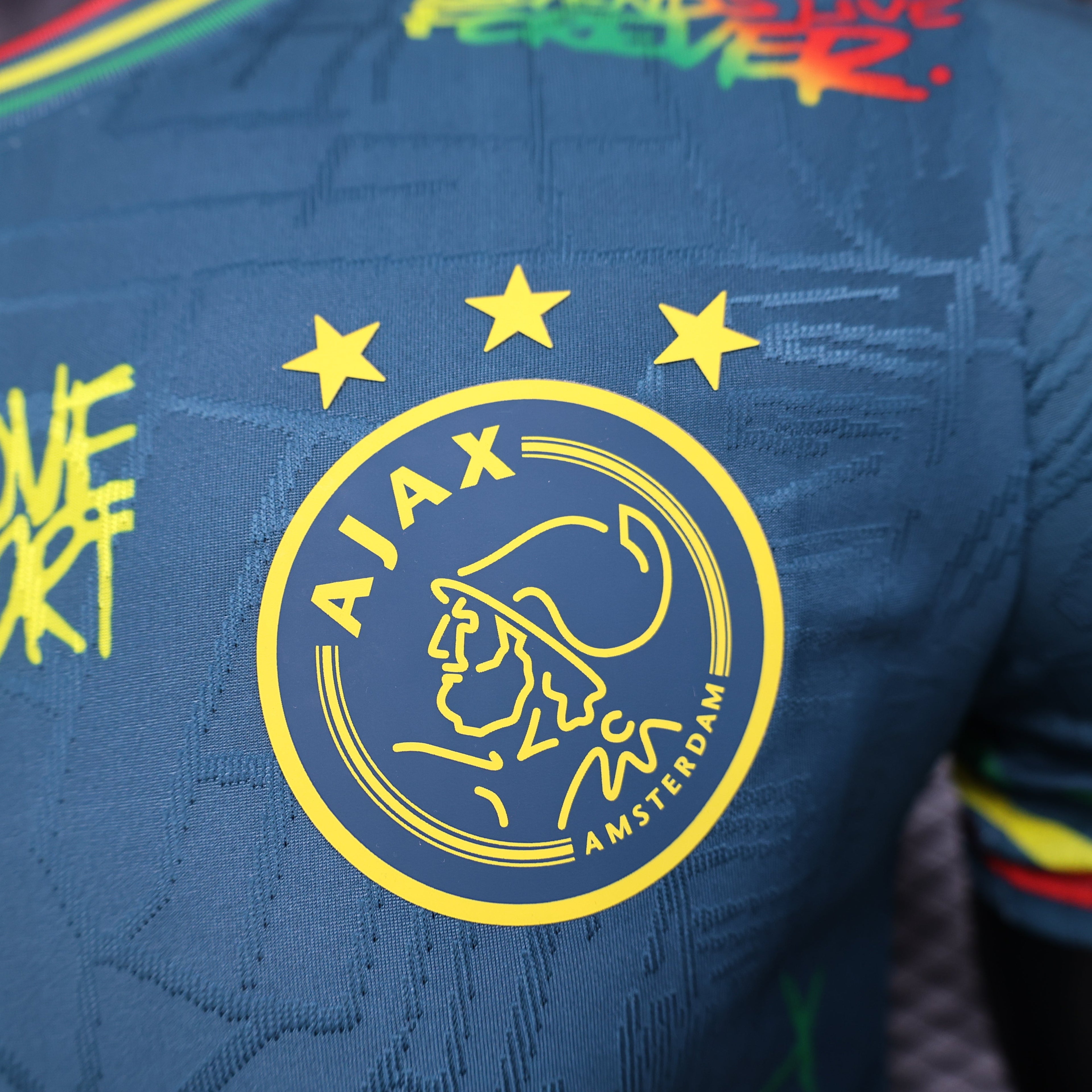 Versión especial del jugador blanco del Ajax 2025-26