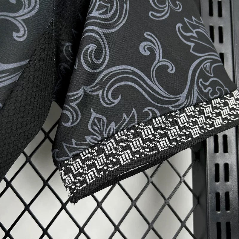 Versión especial para abanico Ecuador Black 2025-26