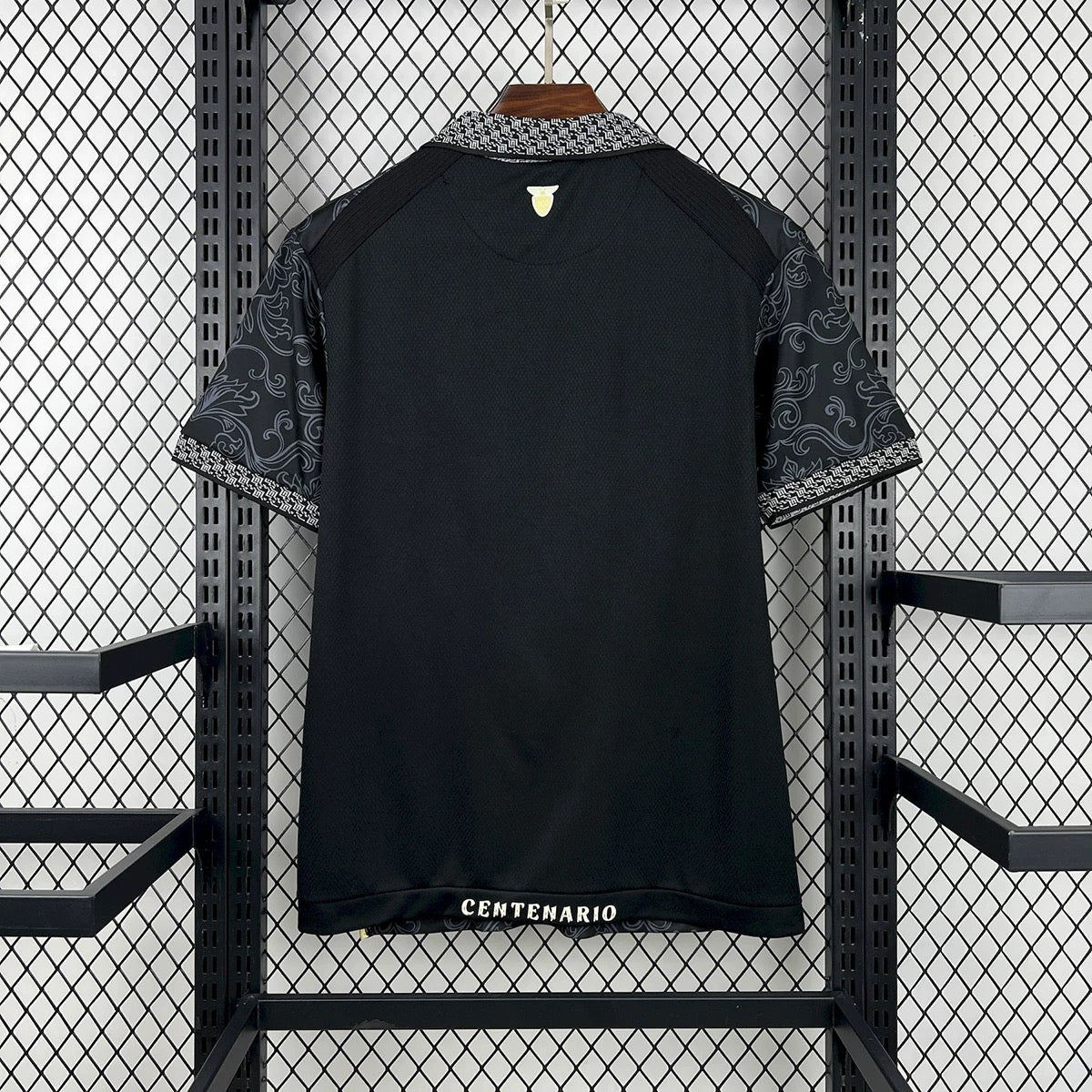 Versión especial para abanico Ecuador Black 2025-26