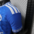 Versión Especial de Jugador Azul del Manchester United 2026-27