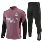Conjunto de entrenamiento morado del Real Madrid 2025-26
