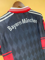 Retro de local del Bayern Múnich 1997-99