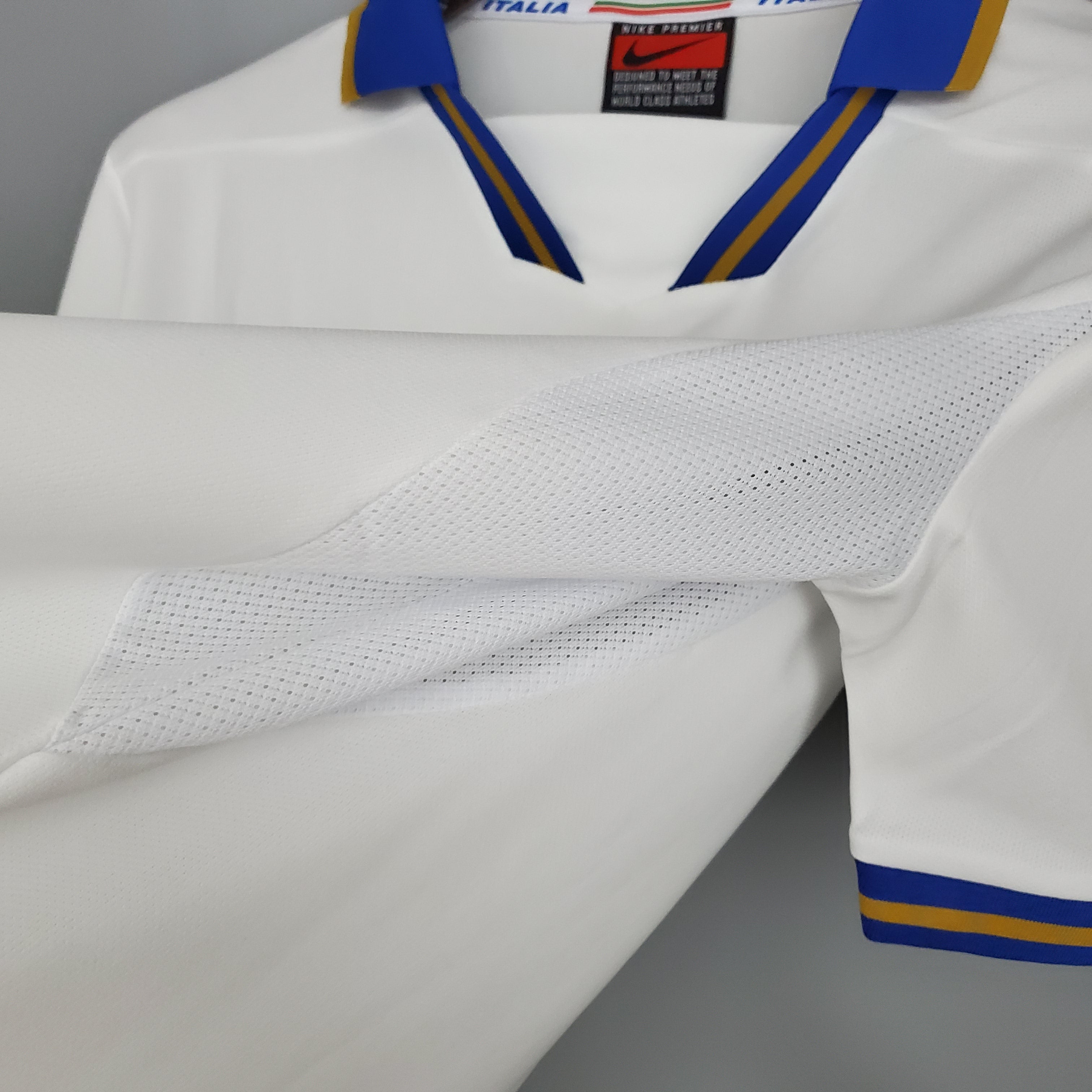 1996 Italy away Retro