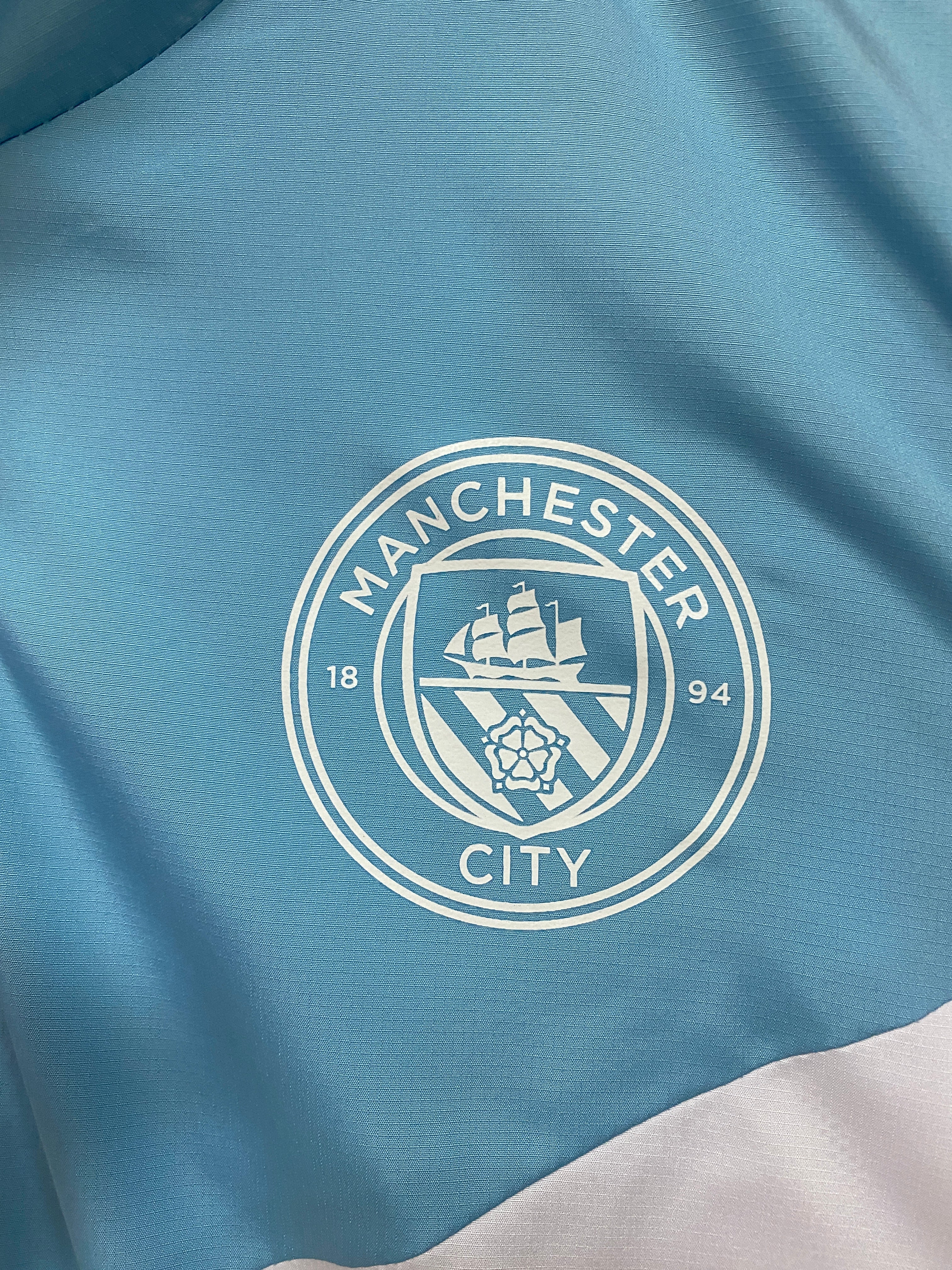 21-22 Manchester City Windbreaker Blue and White