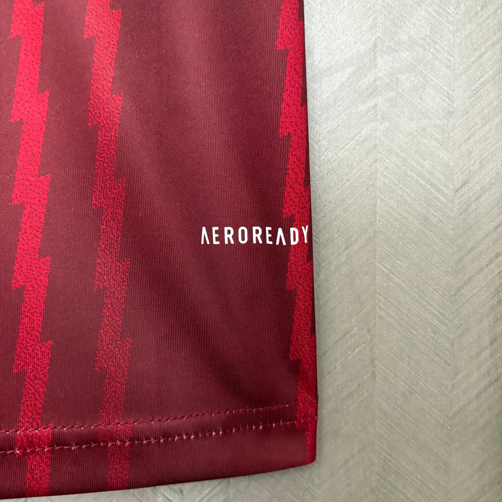 Versión especial roja para aficionados del Arsenal 2026-27