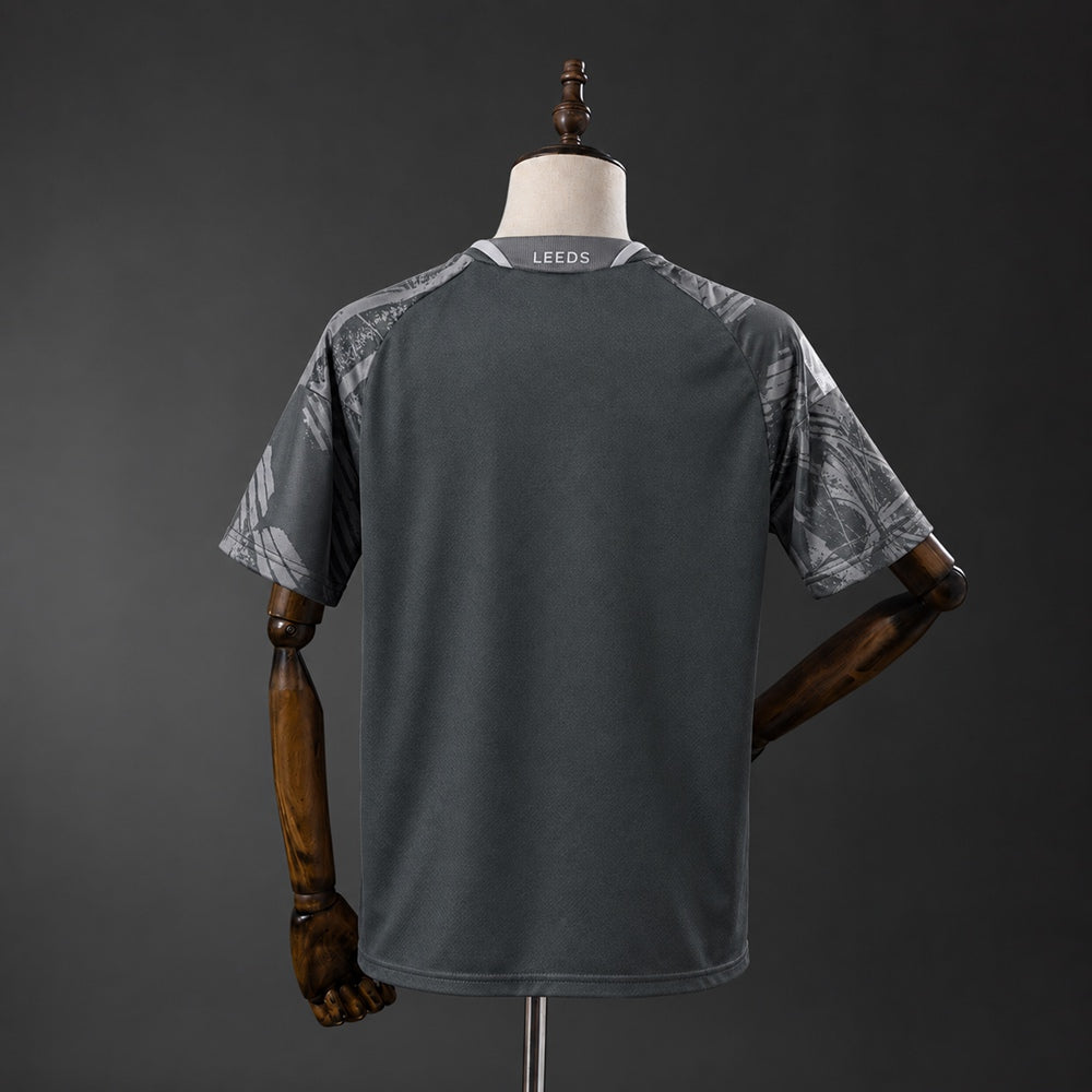 Leeds United 2026-27 Ausweichtrikot für Fans