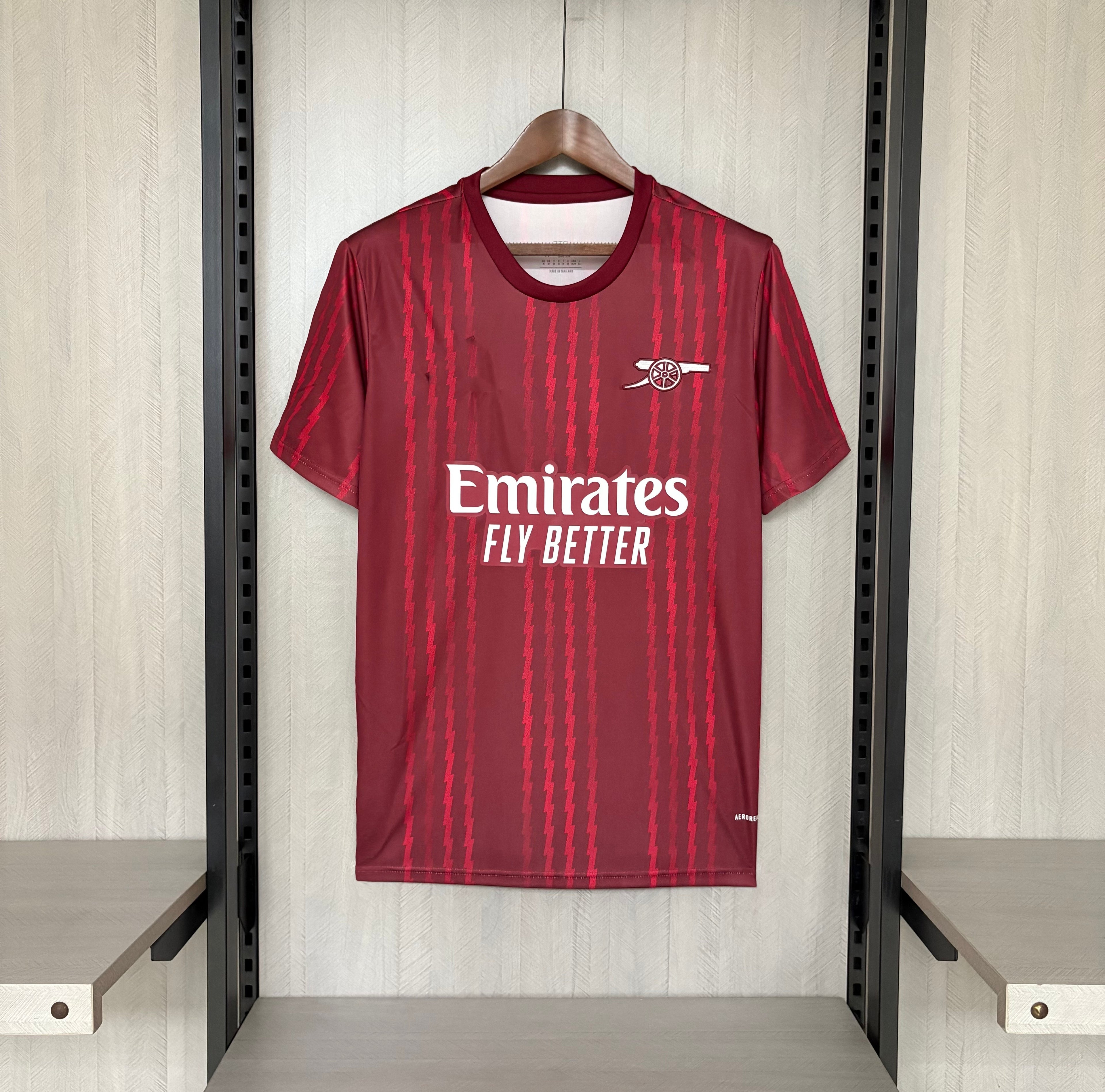 Versión especial roja para aficionados del Arsenal 2026-27