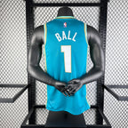 Balón n.° 1 de la NBA 2024-25 Hornets City Edition